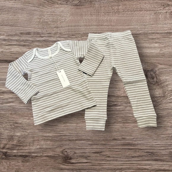 Quincy Mae Rib tee +legging set//Oat stripe 6-12, 12-18 months - Picture 3 of 5
